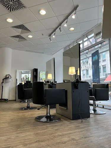 4 - Friseur Haartreff