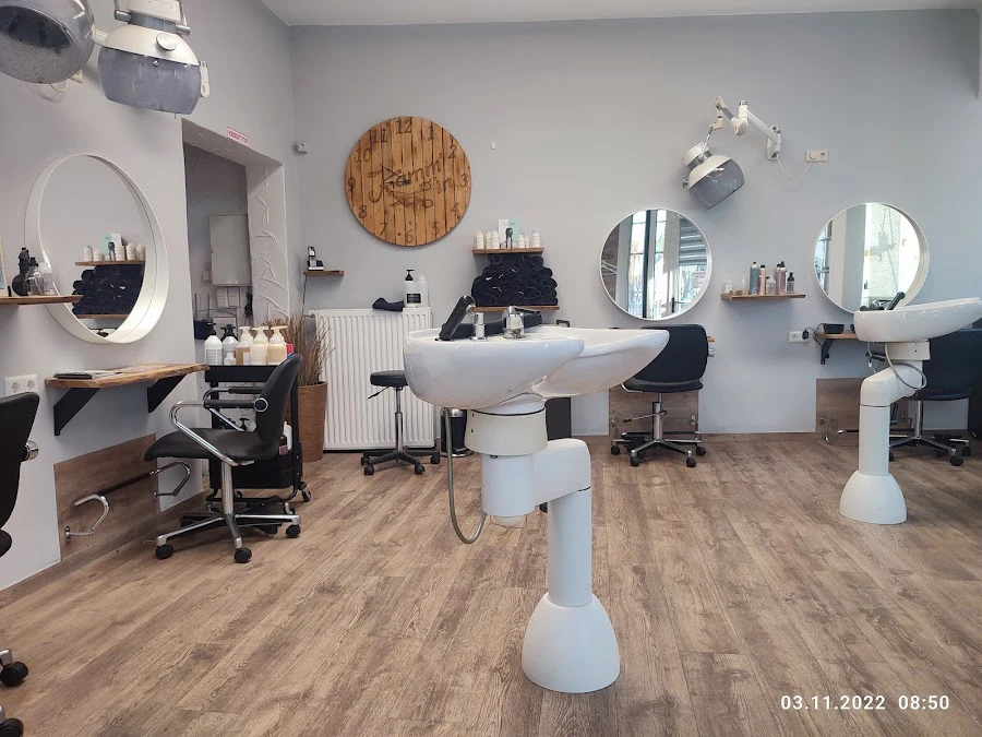 1 - Friseur/Kosmetiksalon Kamm-in