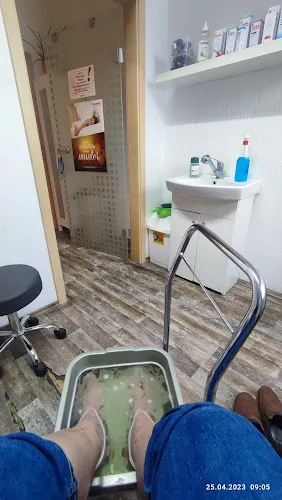 5 - Friseur/Kosmetiksalon Kamm-in