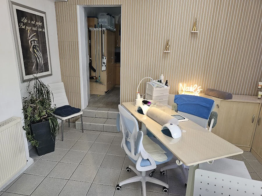 1 - Friseur Neumann by Julia