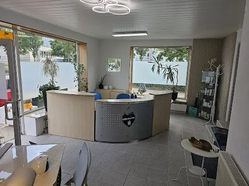 4 - Friseur Neumann by Julia