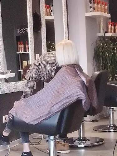 4 - Friseur Salon Mrs.Barbier Yeliz