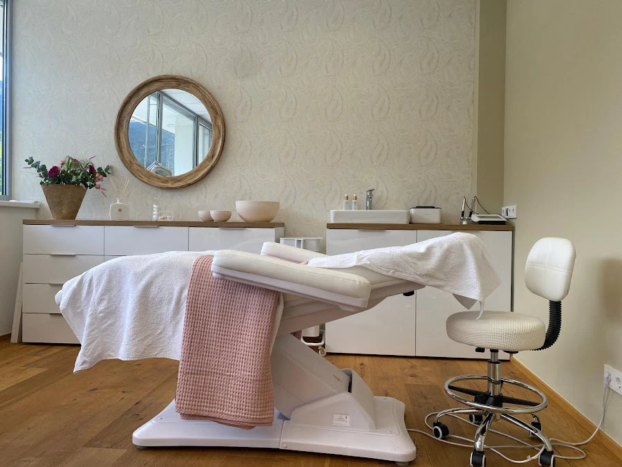 1 - Friseur Salon Regina