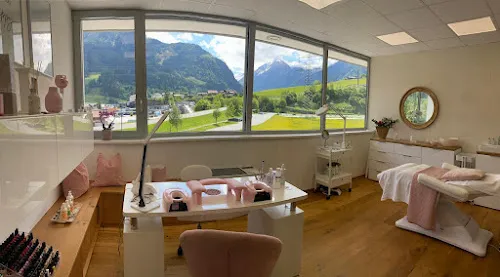 7 - Friseur Salon Regina