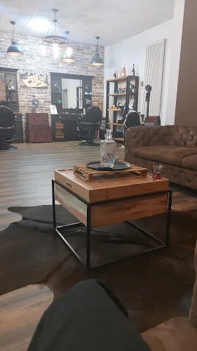 5 - Friseursalon Golden Scissor | Barbier - Kinder - Frauen