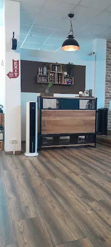 6 - Friseursalon Golden Scissor | Barbier - Kinder - Frauen