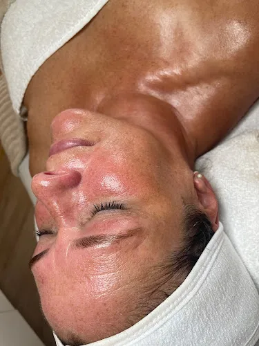 3 - Friseursalon Goldene Schere