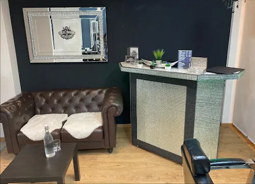 2 - Friseursalon Haar Club