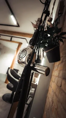 6 - Friseursalon La Haarpracht Inh. Jean Kiauka