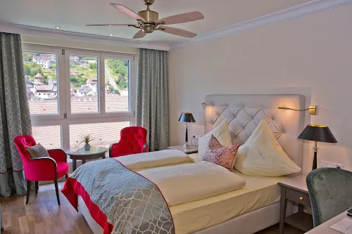 6 - Friseursalon S.A.M.