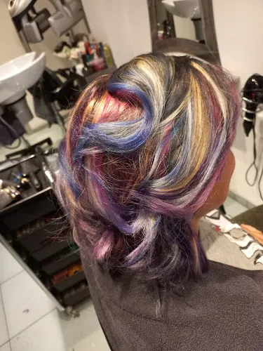 4 - Friseursalon Singer