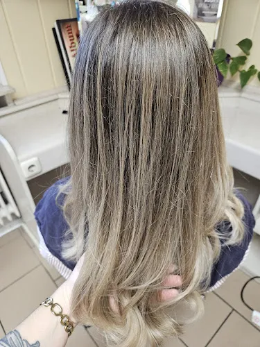 7 - Friseurstudio Haarscharf