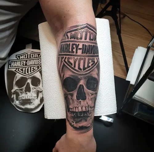 4 - Frisör an der Trave GmbH