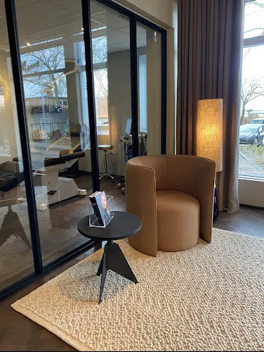 4 - Frisør M Design