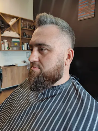 3 - Fryzjer męsko-damski