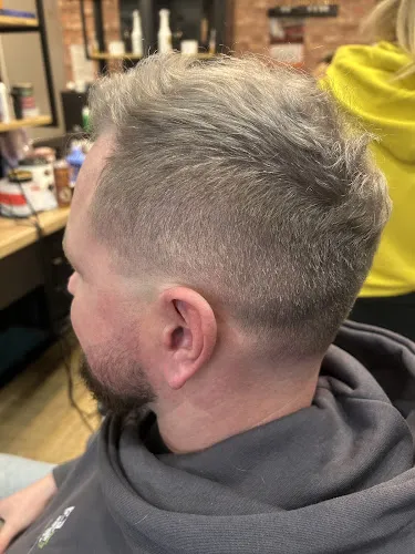 6 - Fryzjer męsko-damski