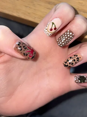 2 - Gentlemens barbershop