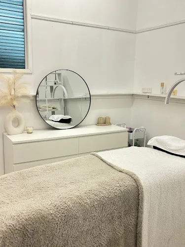 2 - Geraldines Salon