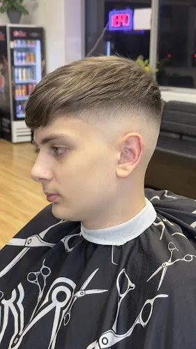 5 - Gingers make up & beauty studio