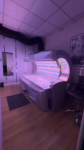 3 - Gingers make up & beauty studio