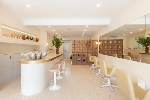 2 - Glamorous Hair & co