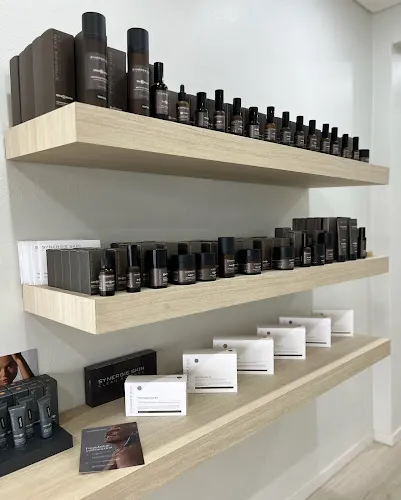 4 - Glamorous Hair Design - Hair Cuts & Colours to Hair Extensions & Treatments