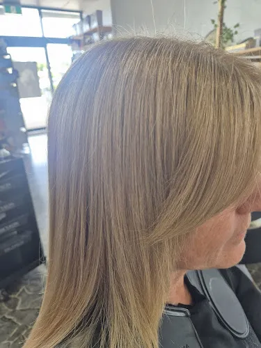 3 - Glamour Beauty Lounge by missmaree