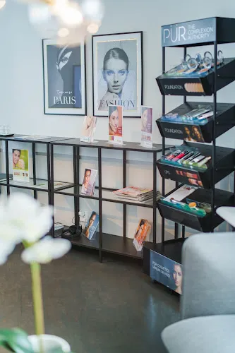 6 - Glendas Hair n Beauty Studio