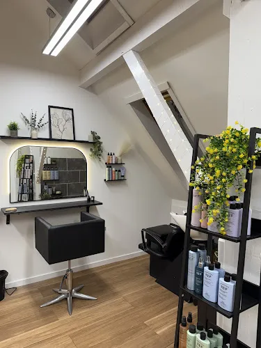 3 - Glitter Salon, Frizerie Coafura