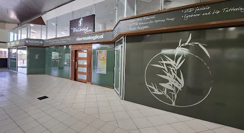 2 - Glossy Nails Alice Springs