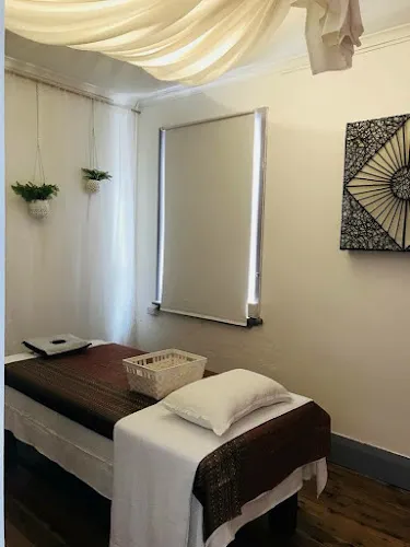 2 - Gold scissors barber shop