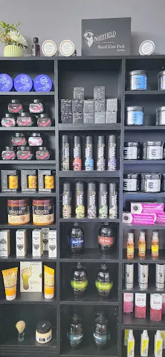 5 - Golden Beauty & Nails H