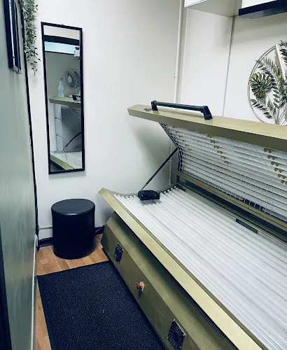 4 - Golden Brown Sunbeds