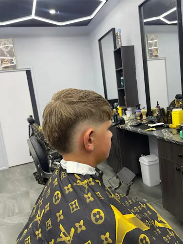 2 - Golden fade barber shop