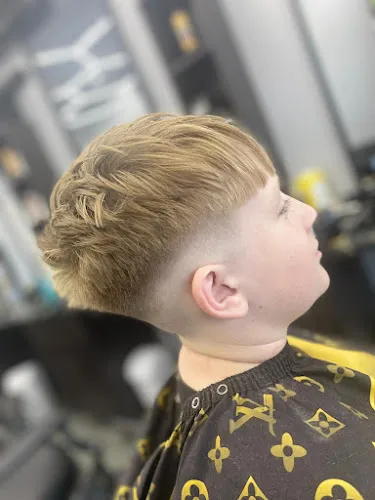 4 - Golden fade barber shop