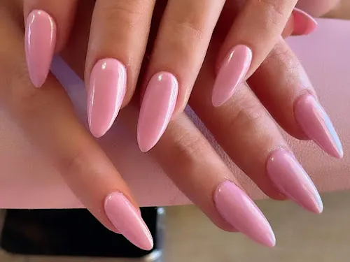 5 - Golden nails spa