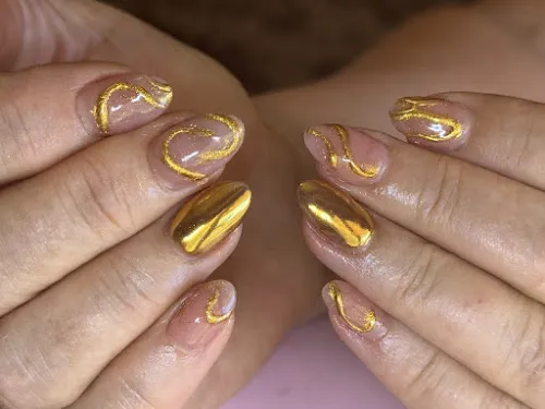 2 - Golden nails spa