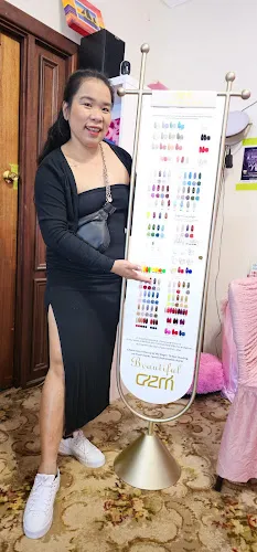 8 - Golden nails spa