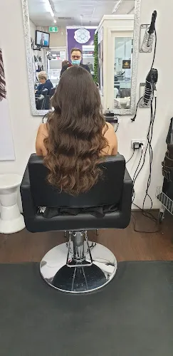 5 - Golden Scissors Hair Salon