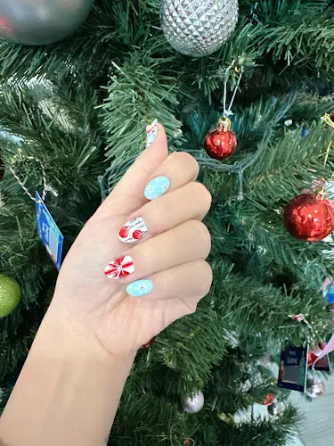 3 - GoldenGlow Beauty Studio