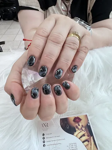 5 - GoldenGlow Beauty Studio