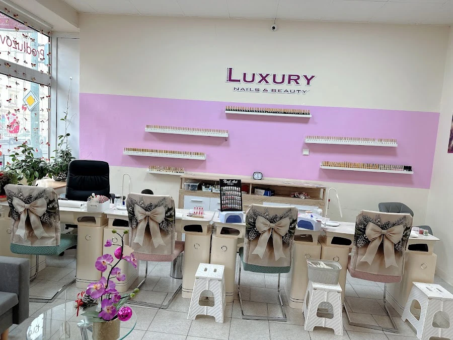 1 - GoldenGlow Beauty Studio
