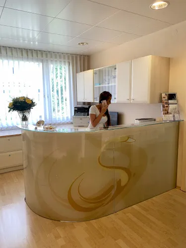 3 - GoldenStyle Damen und Herren Friseur