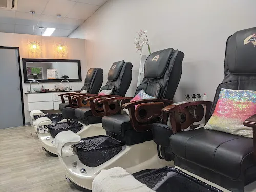 2 - Gorgeous Nails & Spa - Innisfail