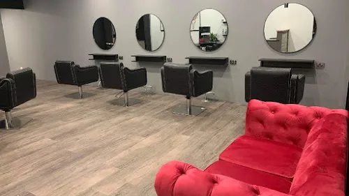 2 - Gossip Nail Salon