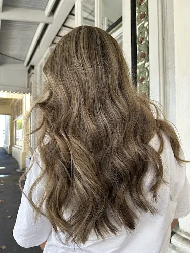 4 - Grayce the Salon