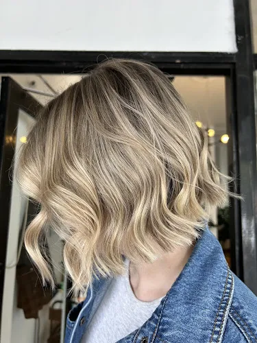 2 - Grayce the Salon