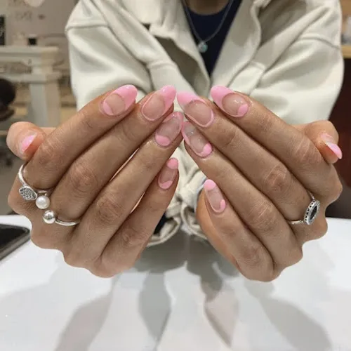 1 - H Nails and Beauty