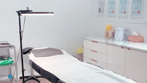 2 - H-professinal Nail& Beauty