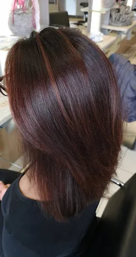 4 - Haarstudio auf Emst Areti Kura